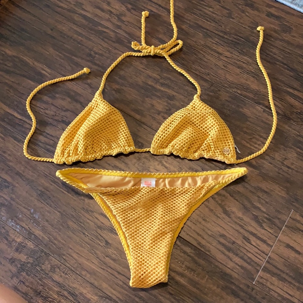 Billabong bikini golden rope